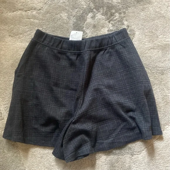 Uniqlo shorts - Picture 2 of 4